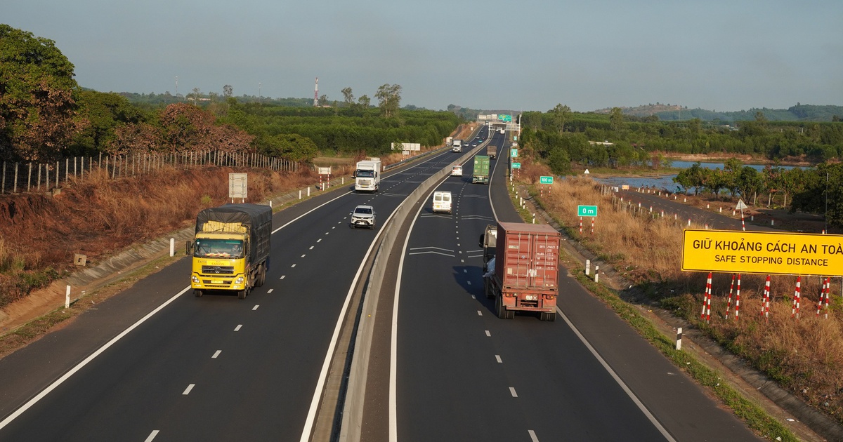 TP.HCM đề xuất miễn phí đường bộ, phí BOT với xe khách và xe chở hàng