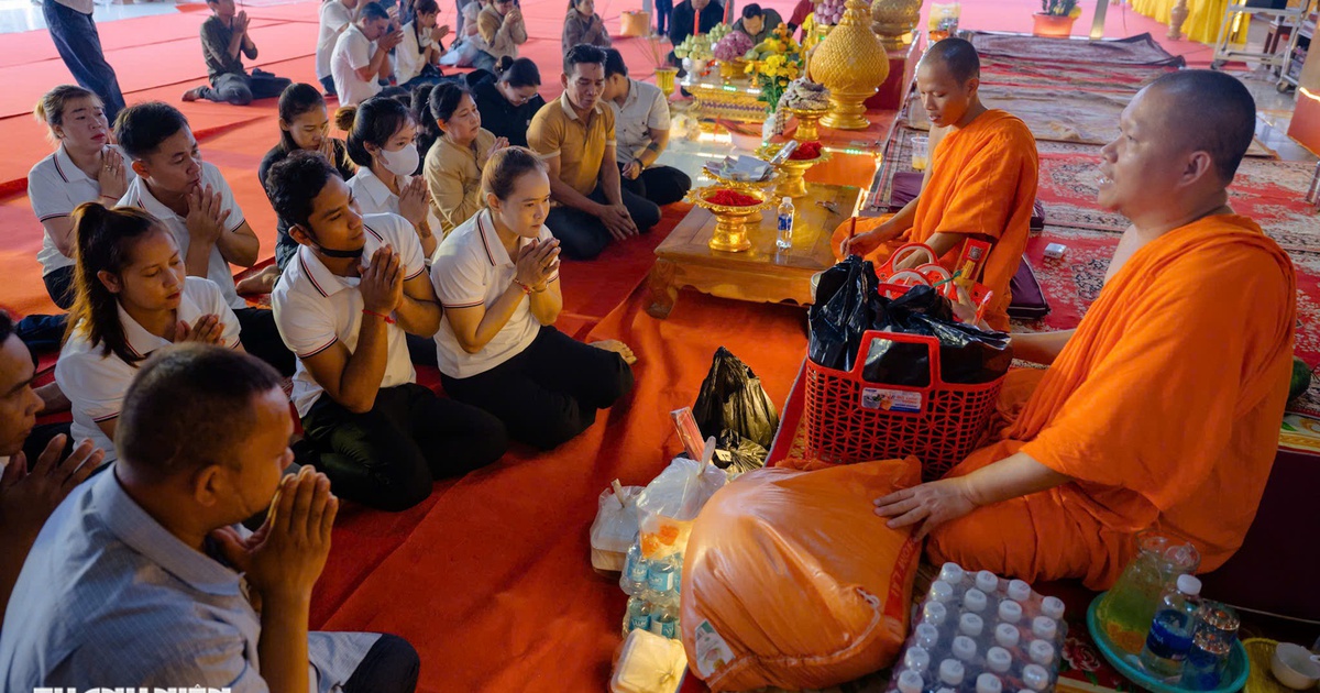 Người Khmer xa qu&ecirc; sum vầy đ&oacute;n Tết Ch&ocirc;l Chnăm Thm&acirc;y ở ch&ugrave;a TP.HCM