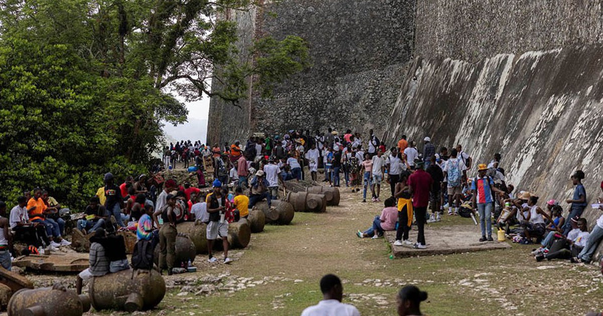 Giẫm đạp tại ph&aacute;o đ&agrave;i cổ ở Haiti, &iacute;t nhất 30 người chết