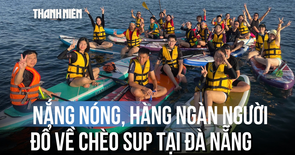 Nắng nóng, đông nghịt khách đổ về Mân Thái chèo sup từ 5 giờ sáng
