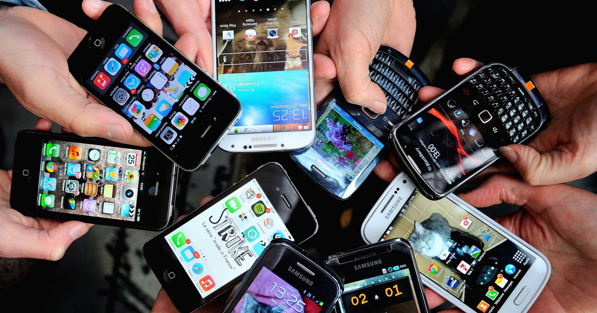 Vì sao smartphone trang bị màn hình LCD dần biến mất?