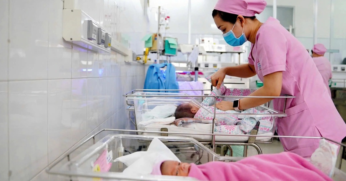 Người trẻ "ngại" sinh: Chuyện cá nhân hay bài toán xã hội?