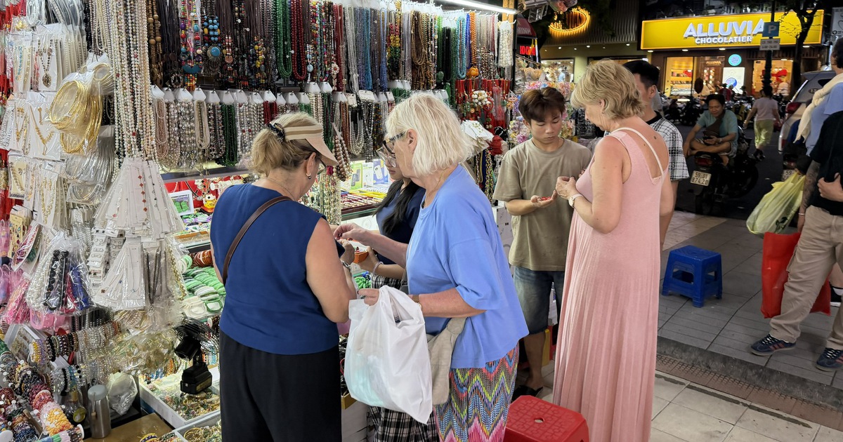 Du lịch vượt 'cú sốc' xăng dầu, lập kỷ lục