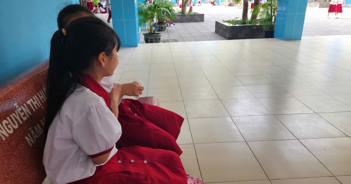 Học sinh Trường Bình Quới Tây nghi ngộ độc thực phẩm: Bao giờ có kết quả xét nghiệm?