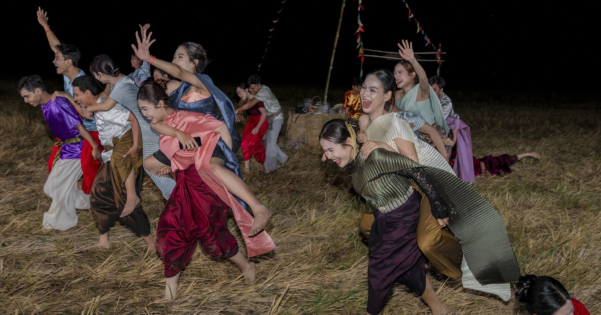 Màn cõng nhau chạy phạt: Sức hút khó cưỡng từ trò chơi dân gian Tết Chôl Chnăm Thmây