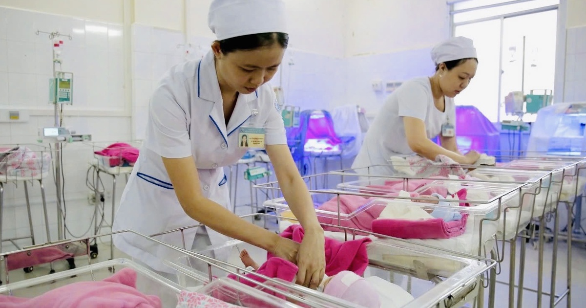 Dự báo dân số Việt Nam giảm mạnh: Vì sao mốc 2035 rất đáng lo?