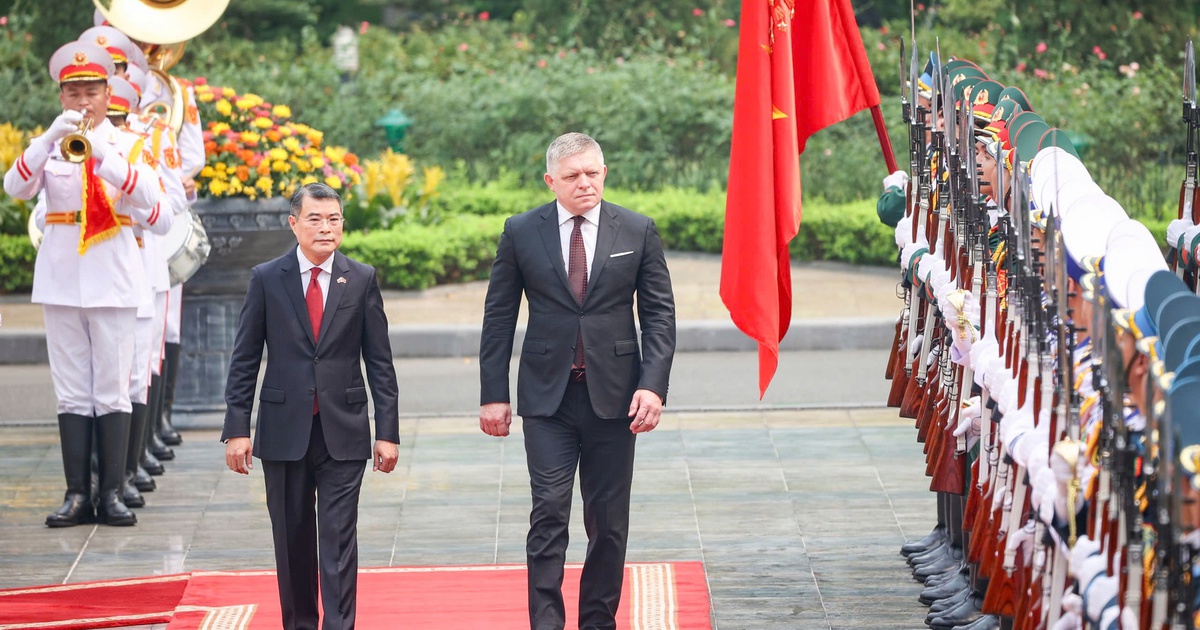 Thủ tướng Lê Minh Hưng đón Thủ tướng Slovakia thăm chính thức Việt Nam