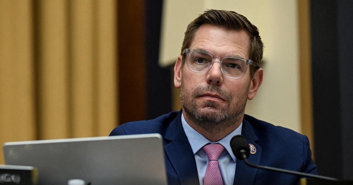 Hai nghị sĩ Mỹ từ chức trong bê bối rúng động Hạ viện