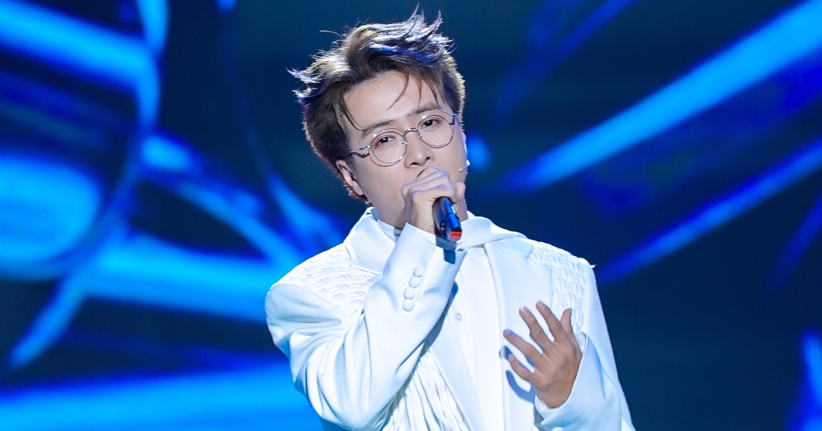 Chàng trai bỏ ngân hàng làm ca sĩ, chạnh lòng vì bị nhầm là Bùi Anh Tuấn