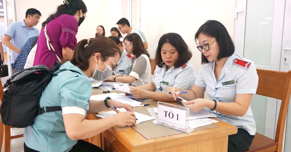 100 doanh nghiệp ở TP.HCM nợ BHXH gần 900 tỉ đồng
