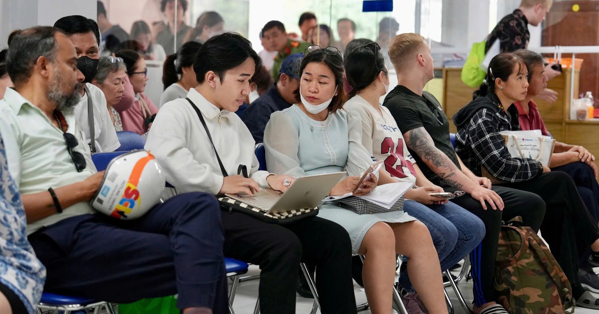 Nhờ "cò" làm hộ chiếu trên mạng, cẩn thận bị đánh cắp dữ liệu