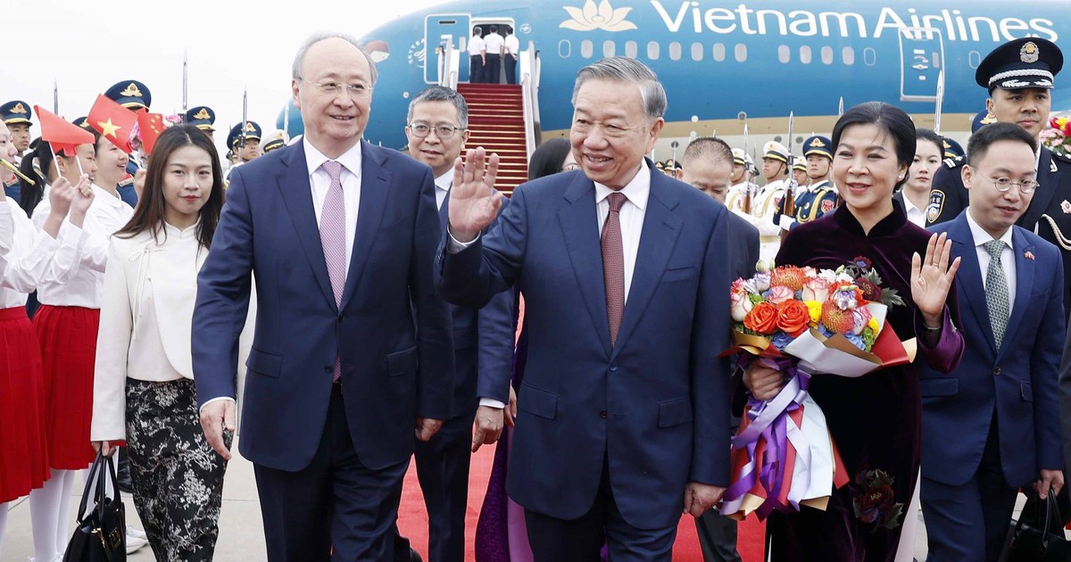 Tổng Bí thư, Chủ tịch nước Tô Lâm và phu nhân bắt đầu thăm Trung Quốc