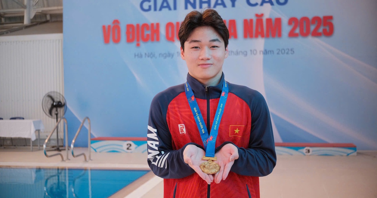 Hành trình 4.700 ngày dưới nước của 'nam thần' nhảy cầu 18 tuổi.