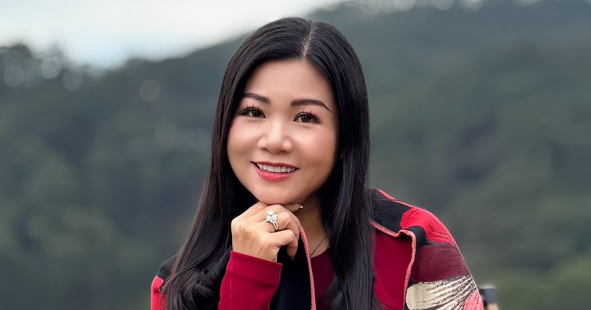 Ca sĩ Dương Hồng Loan: May mắn khi giữ hôn nhân viên mãn bên mối tình đầu