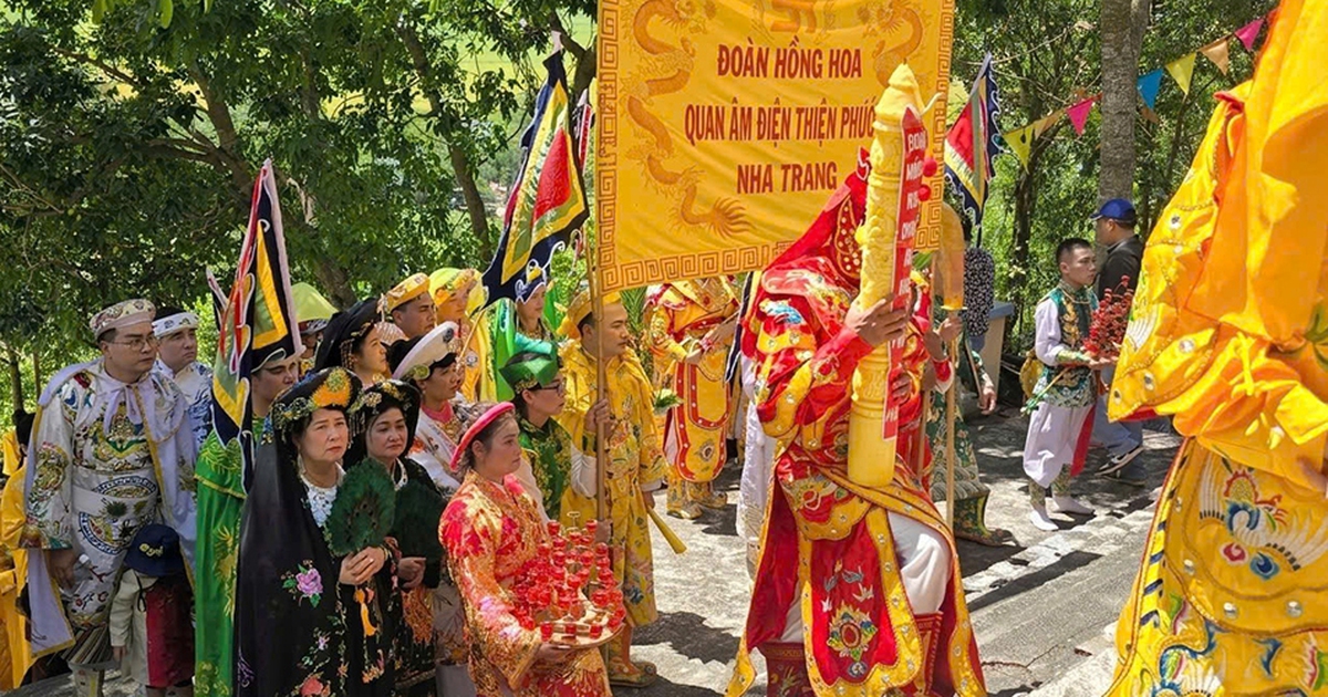 Về miền di sản thờ Mẫu của xứ trầm hương