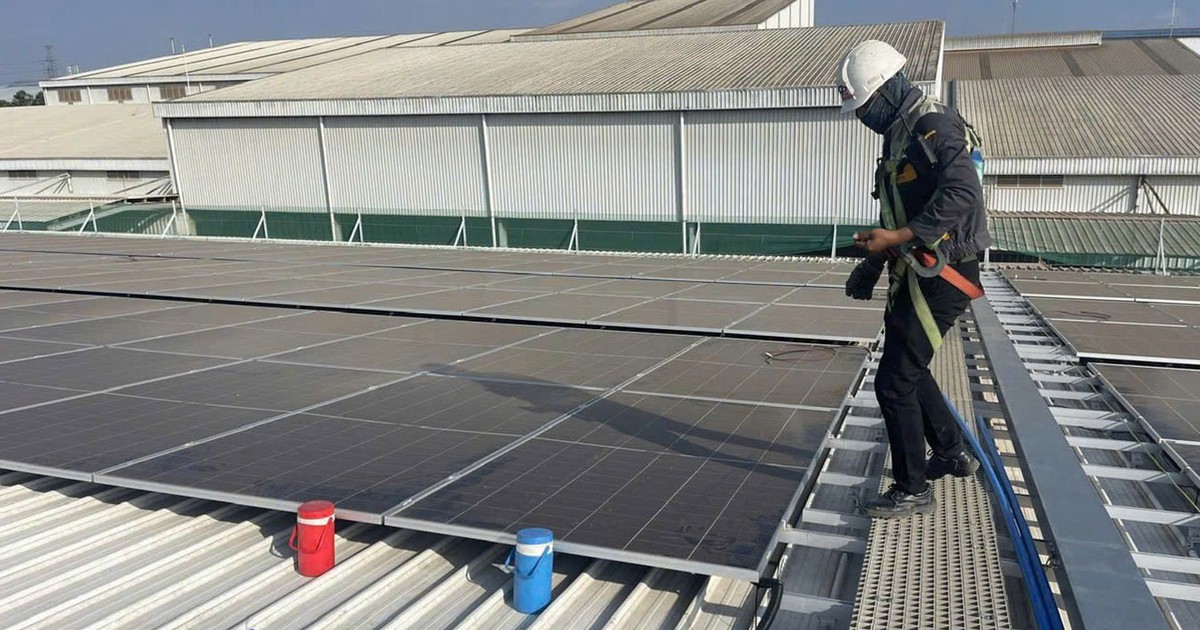 Áp lực cung ứng điện gia tăng do nắng nóng và giá dầu cao