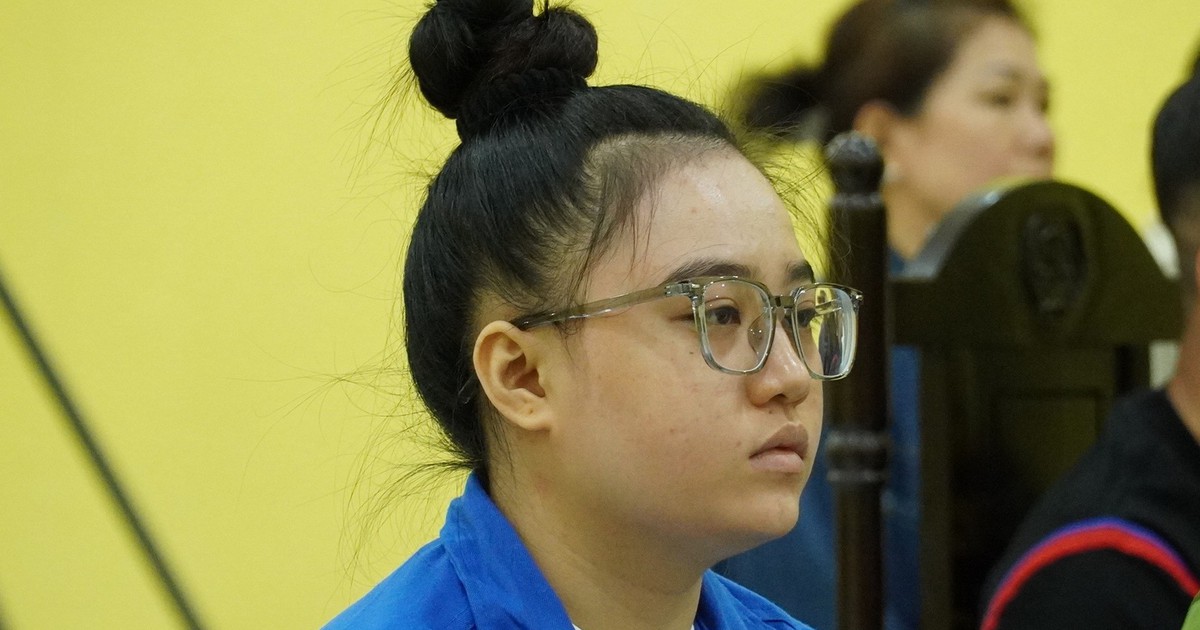 Phạt 14 năm t&ugrave; bị c&aacute;o đưa 17 người ra nước ngo&agrave;i 'việc nhẹ lương cao'