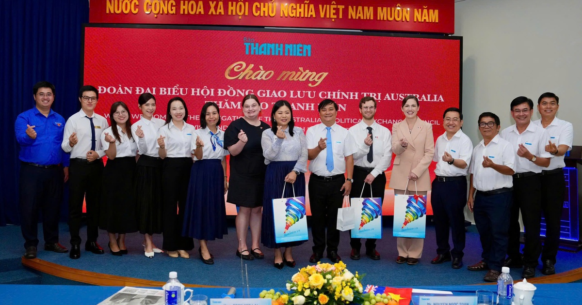 Đoàn đại biểu Hội đồng Giao lưu chính trị Úc thăm Báo Thanh Niên