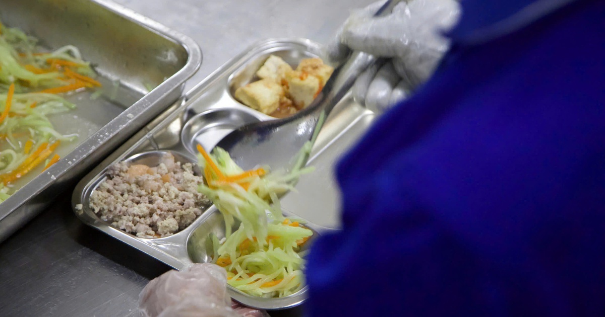 Bữa ăn bán trú: Khoảng trống của mô hình quản lý hậu kiểm