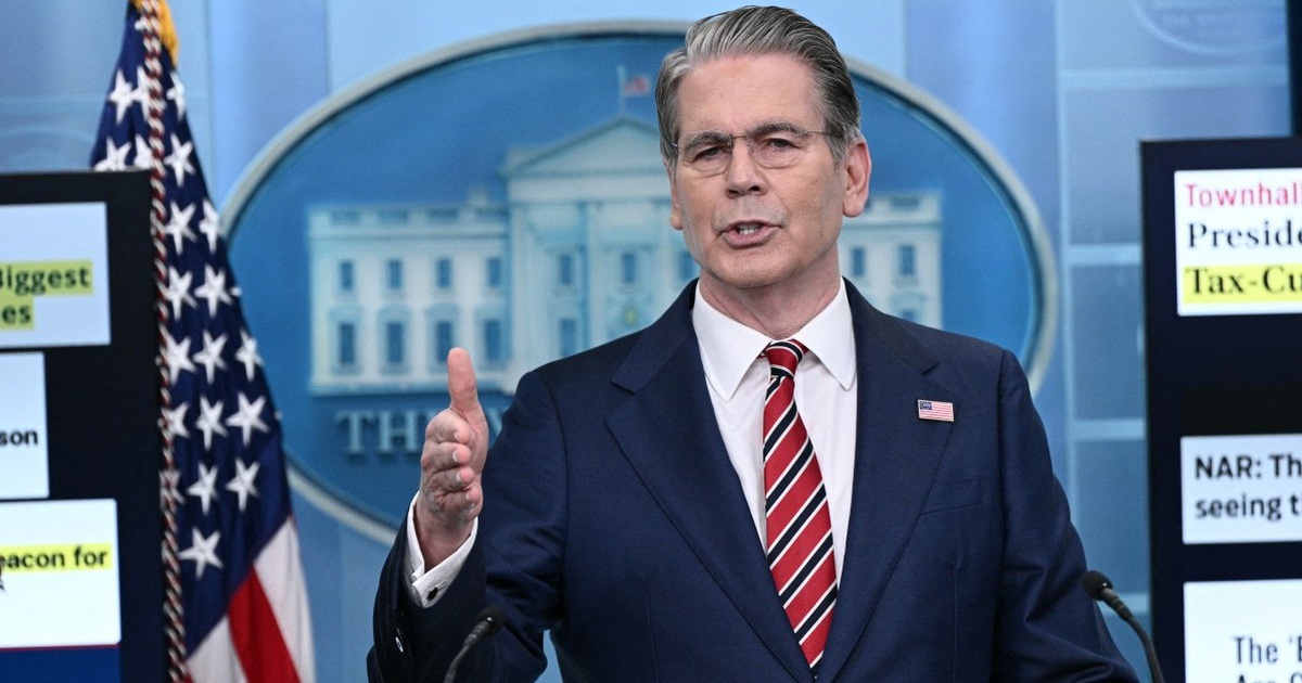 Mỹ sẽ dừng cho phép các nước mua dầu của Nga trên biển