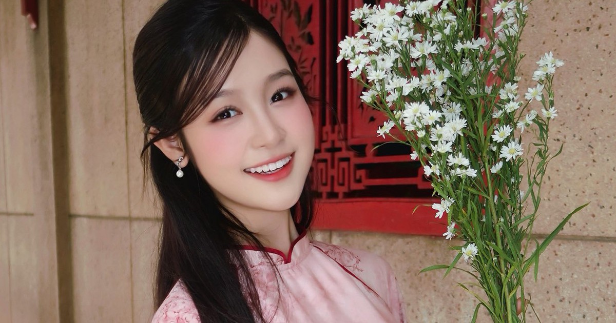 Nhan sắc 'con gái màn ảnh của Lê Phương' gây sốt