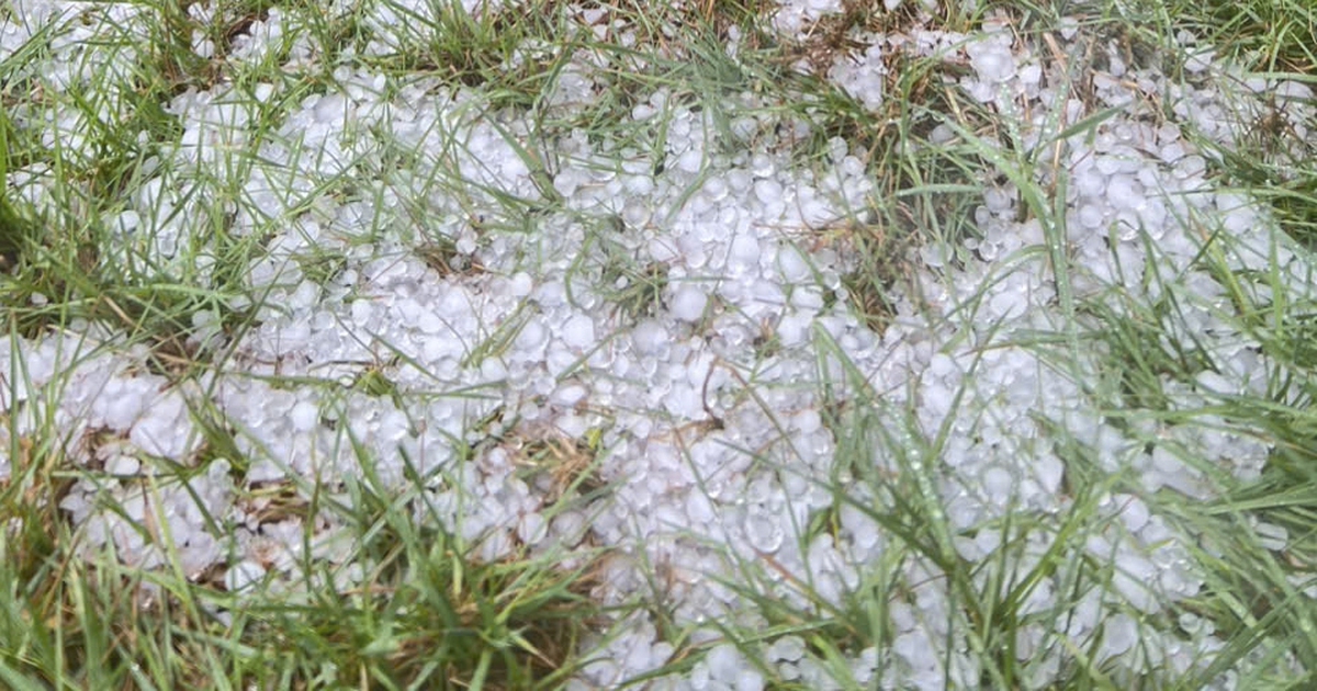 Mưa đ&aacute; dội xuống Tu Mơ R&ocirc;ng, n&ocirc;ng d&acirc;n thiệt hại, ch&iacute;nh quyền khẩn trương hỗ trợ