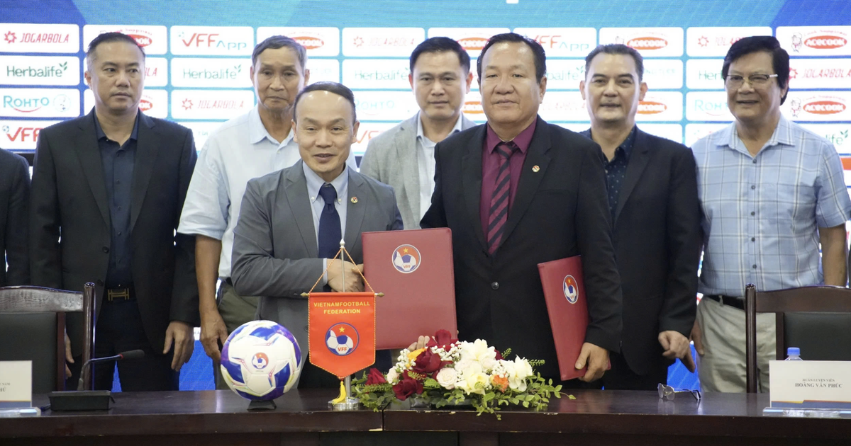 Lý do đội tuyển nữ Việt Nam không dùng thầy ngoại như đội nam, VFF nói rằng...