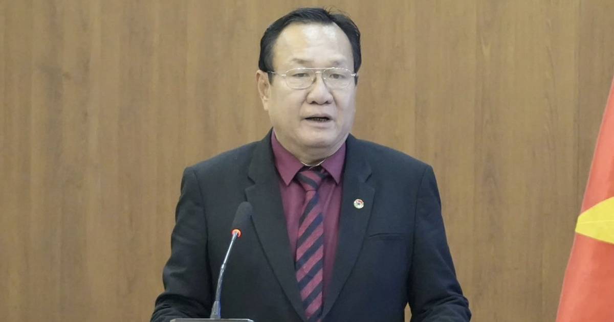 Tân HLV đội tuyển Việt Nam Hoàng Văn Phúc: 'Kế nhiệm huyền thoại Mai Đức Chung, áp lực là chuyện bình thường'