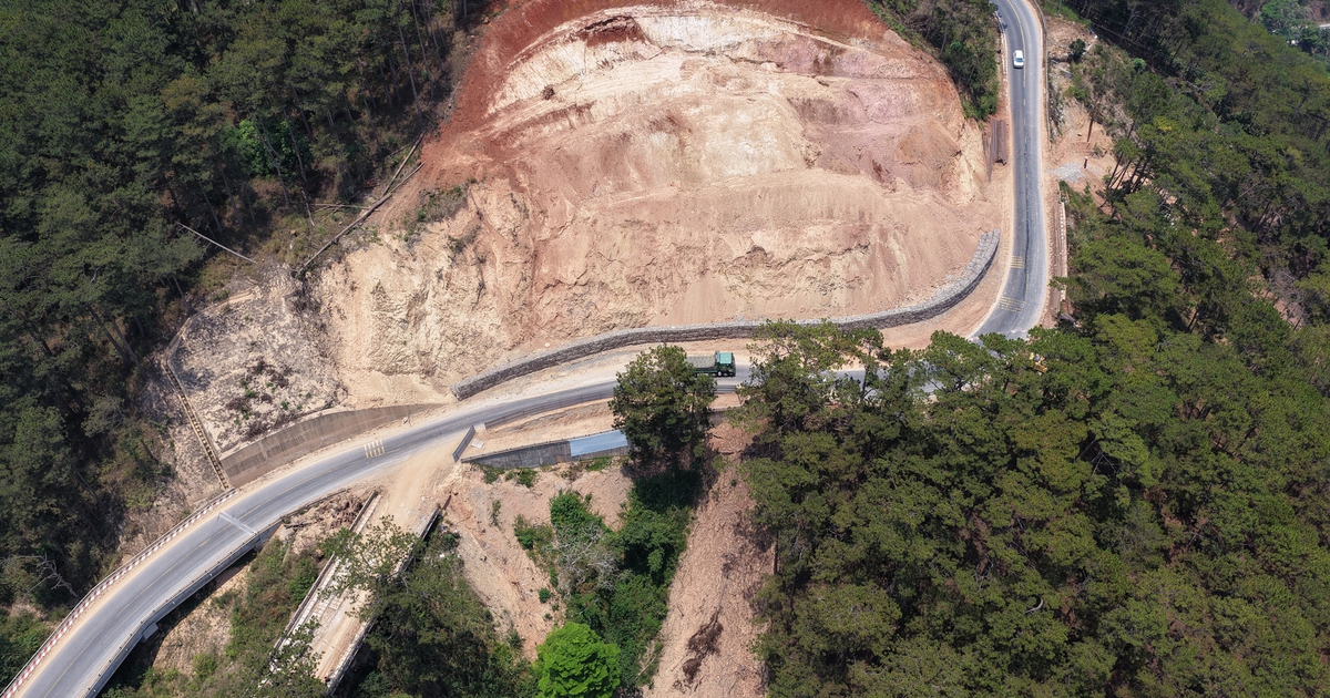 Đèo D'Ran nối Đà Lạt - Phan Rang: Vì sao ngổn ngang sau sạt lở 6 tháng?