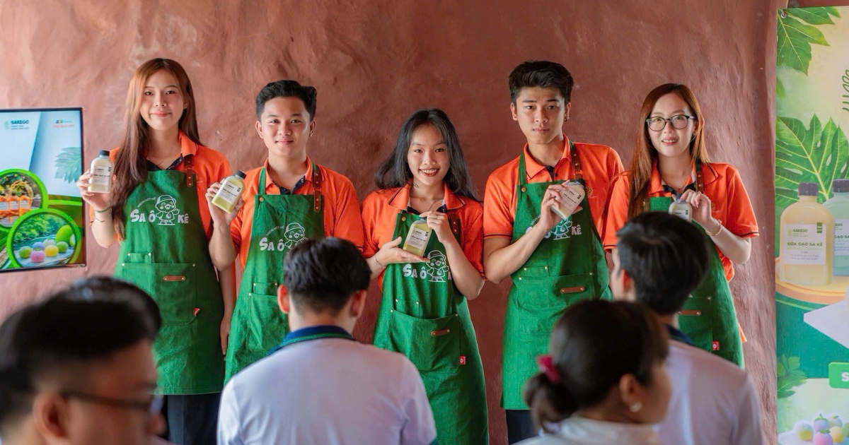 Sinh viên làm các thức uống hấp dẫn từ sa kê