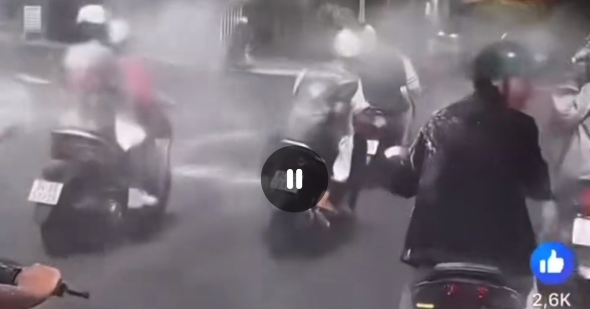 CSGT Vĩnh Long mời làm việc nhóm người chạy xe máy chọi bột vào người đi đường