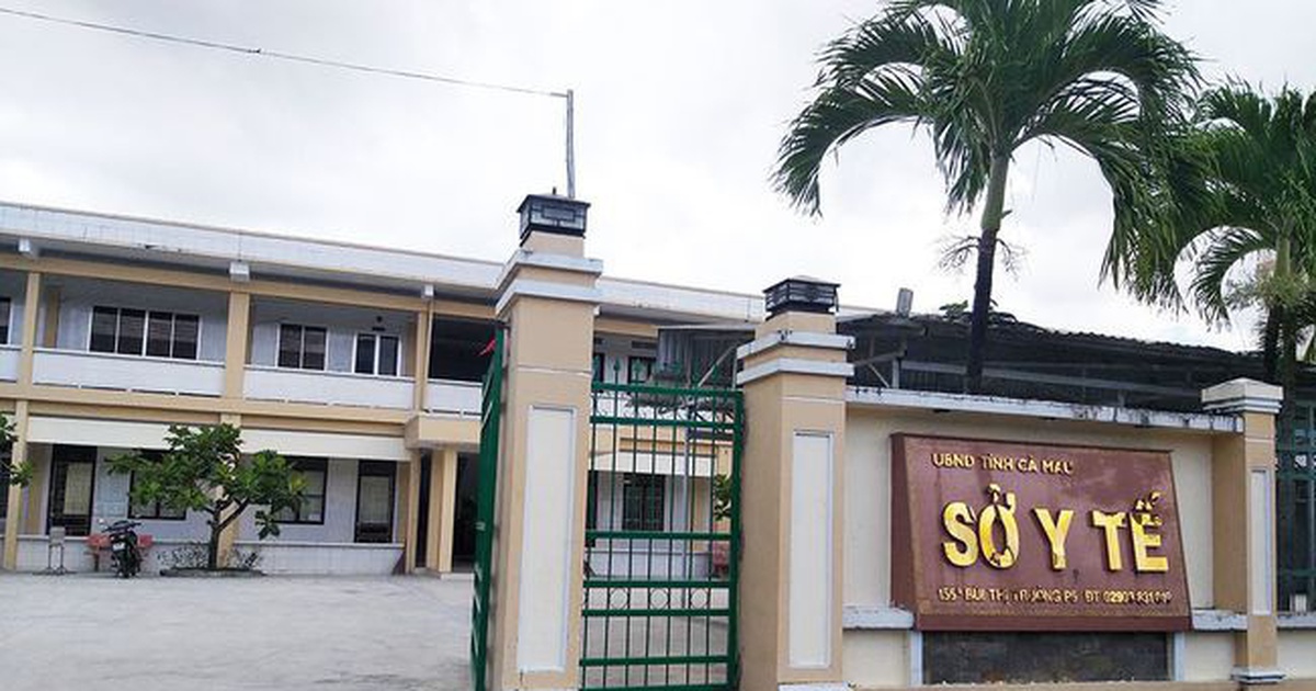 Ca não mô cầu xuất hiện, Cà Mau siết quảng cáo tiêm chủng 'thổi phồng'