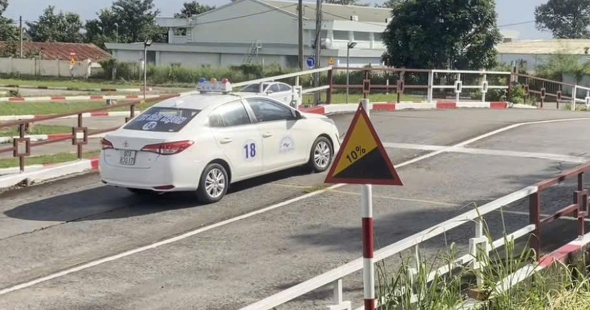 Thi sát hạch bằng lái ô tô rớt 'dốc cầu' liên tục, vượt qua bằng cách nào?