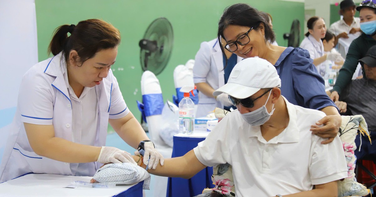 Người dân TP.HCM xúc động khi được khám sức khỏe miễn phí: ‘Quý giá vô cùng’