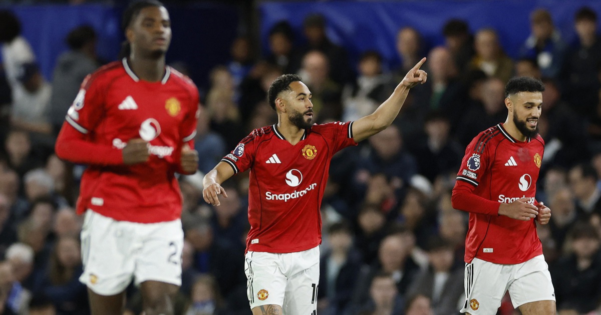 M.U đánh bại Chelsea ngay tại Stamford Bridge, Tottenham bị Brighton chia điểm phút 90+5