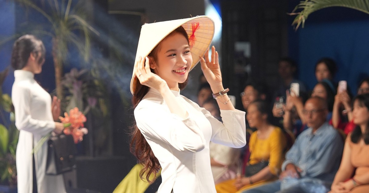 'Áo dài Việt – hành trình di sản' từ những người trẻ