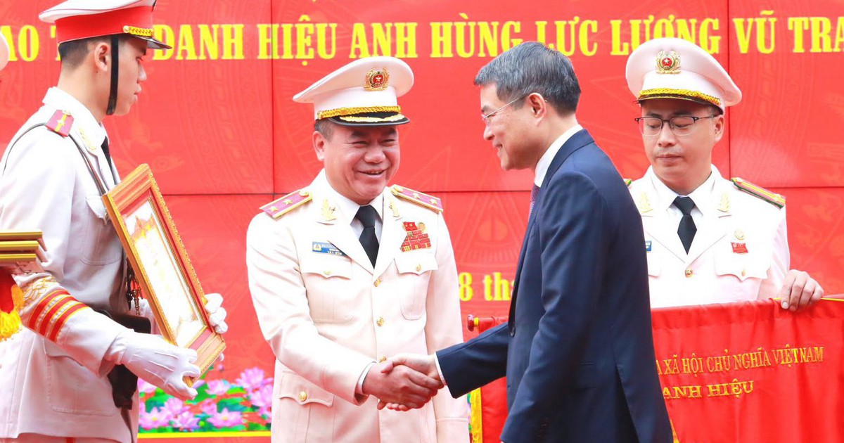 Giám đốc Công an Hà Nội được phong tặng danh hiệu Anh hùng