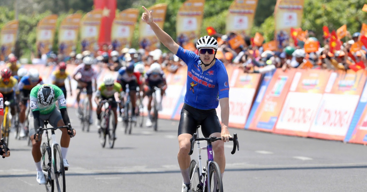 Tay đua Marchuk Dzianis lần thứ 5 thắng chặng, xứng danh vua nước rút Cúp truyền hình