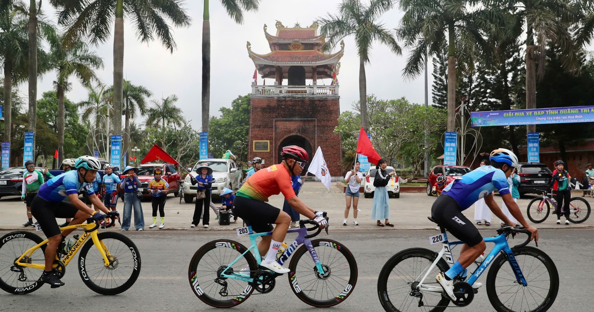 Sôi động cuộc đua xe đạp quanh Thành cổ