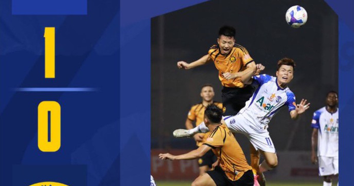 Bị thẻ đỏ, SLNA vẫn ‘bắt’ chủ nhà Thanh Hóa phải đau đớn chia điểm