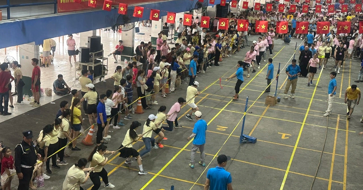 Gần 4.000 công nhân Công ty PouYuen thi chạy bộ, kéo co: Ai cũng có quà