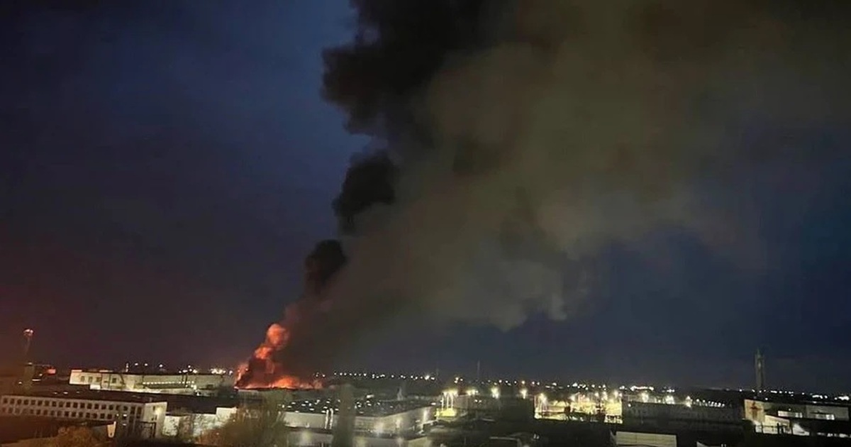 Chiến sự Ukraine ngày 1.516: Ông Zelensky bất mãn khi Mỹ ‘cởi trói’ dầu Nga