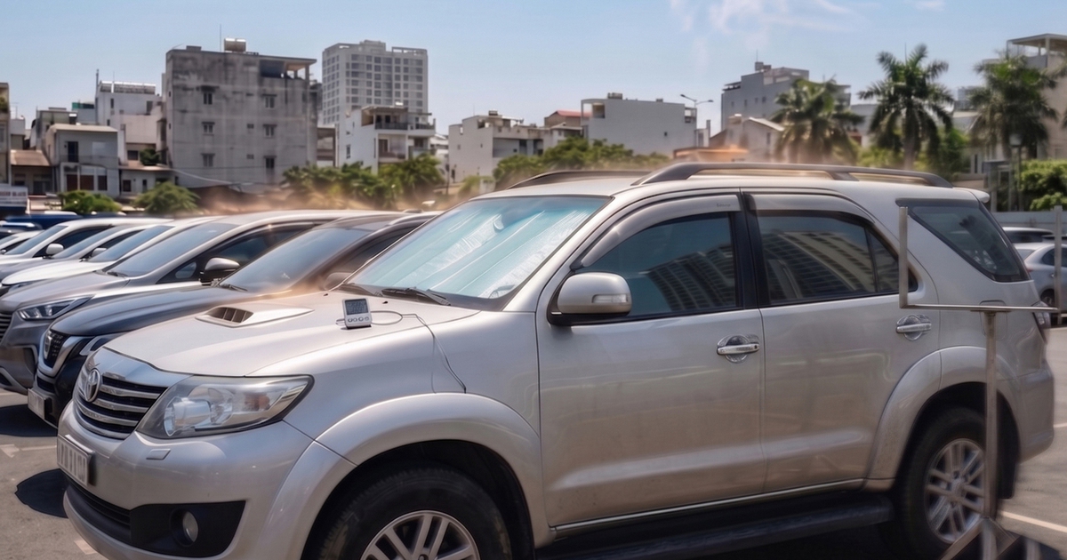 Nắng nóng: Trẻ bị bỏ quên trong ô tô có thể nguy kịch sau 15 phút