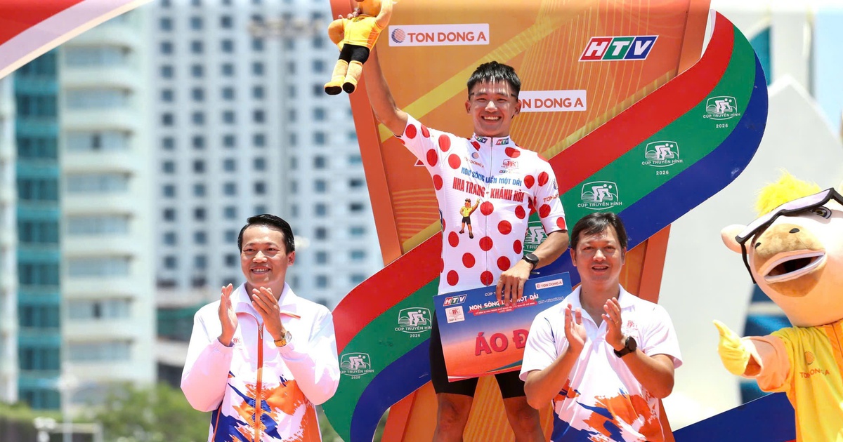 Cua rơ Việt Nam gây sốc, vượt ngoại binh để giữ danh hiệu vua leo núi