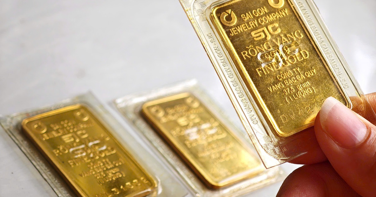 Giá vàng, bạc "sập" mạnh