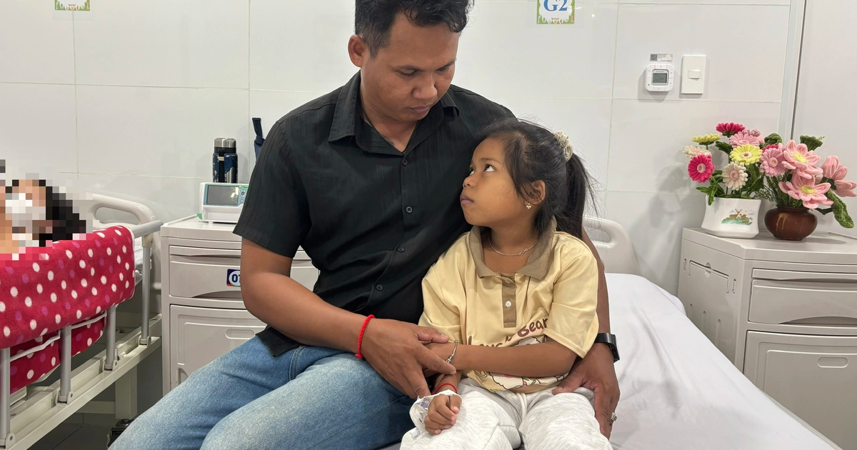 Con muốn sống: Bé gái 8 tuổi sống nhờ truyền thuốc, khẩn cầu "cha ơi cứu con"