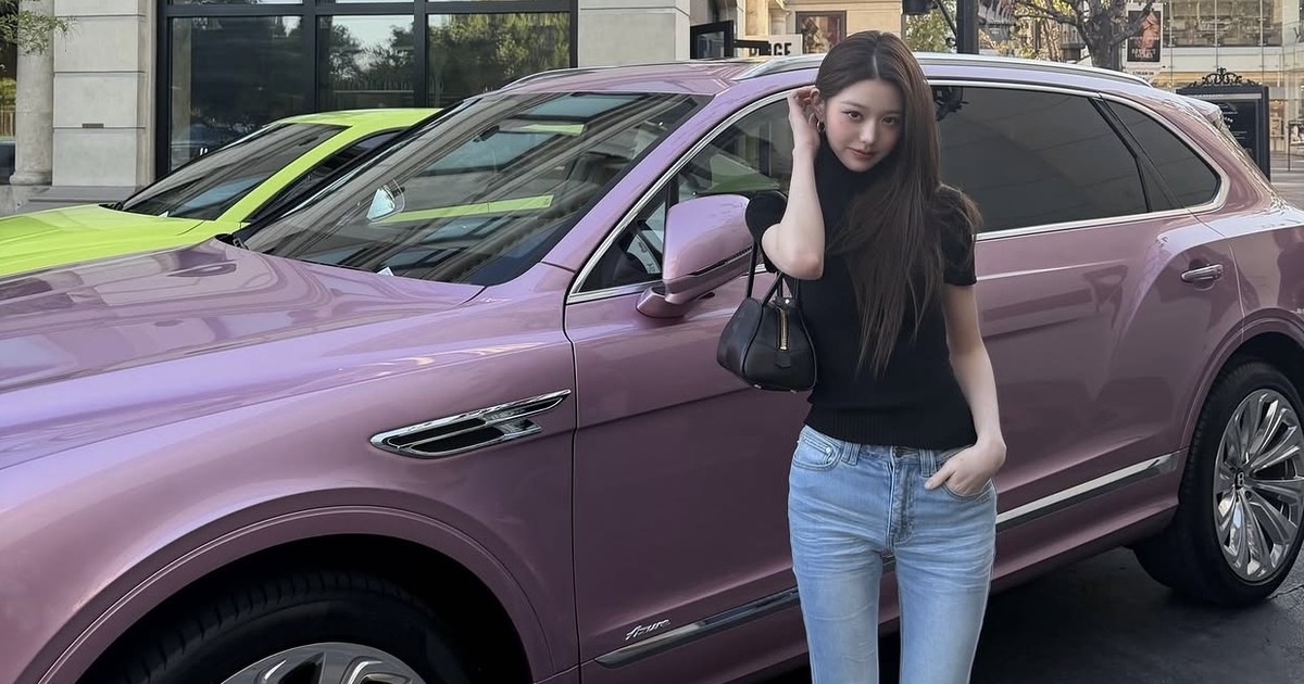 Bản phối sắc xanh dịu dàng sánh đôi cùng đen cá tính