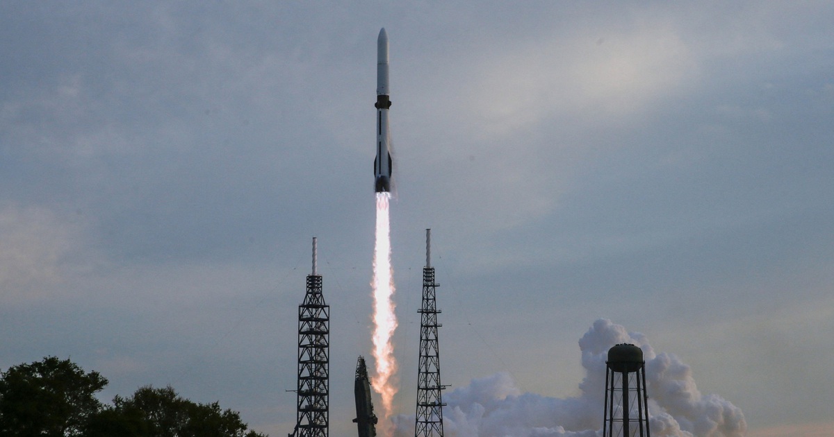 Tên lửa của tỉ phú Jeff Bezos đưa vệ tinh lên quỹ đạo thất bại