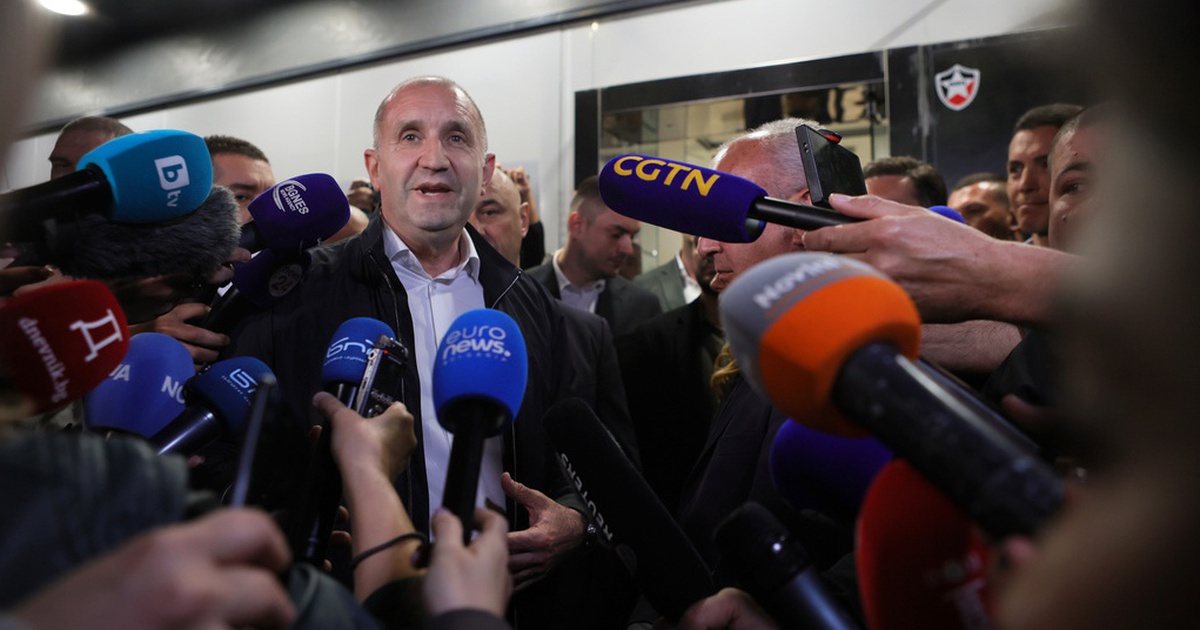 Cựu tổng thống thân Nga thắng áp đảo trong cuộc bầu cử Bulgaria