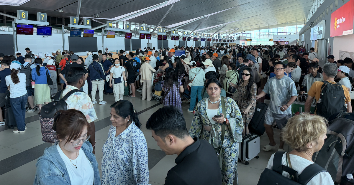 Du lịch cận lễ tăng nhiệt